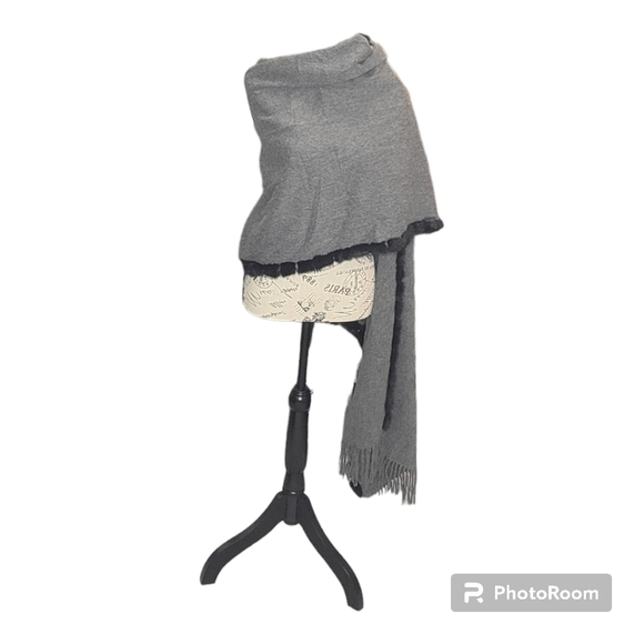 MITCHIE'S 90% Wool & 10% Cashmere Wrap with MINK Fur - Picture 9 of 13